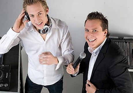 Zanger en een DJ..