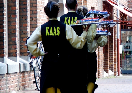 Als de blokjes met kaas worden aangeboden..