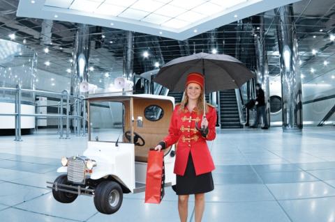 Ze helpen met het dragen van tassen..