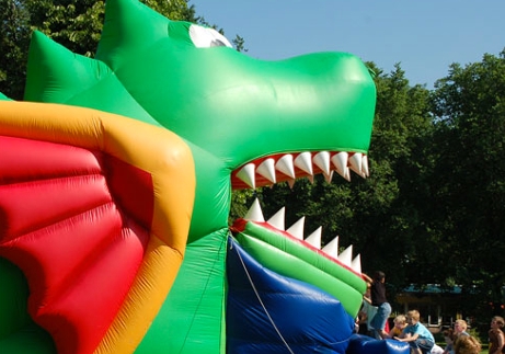 Het springkussen draak..